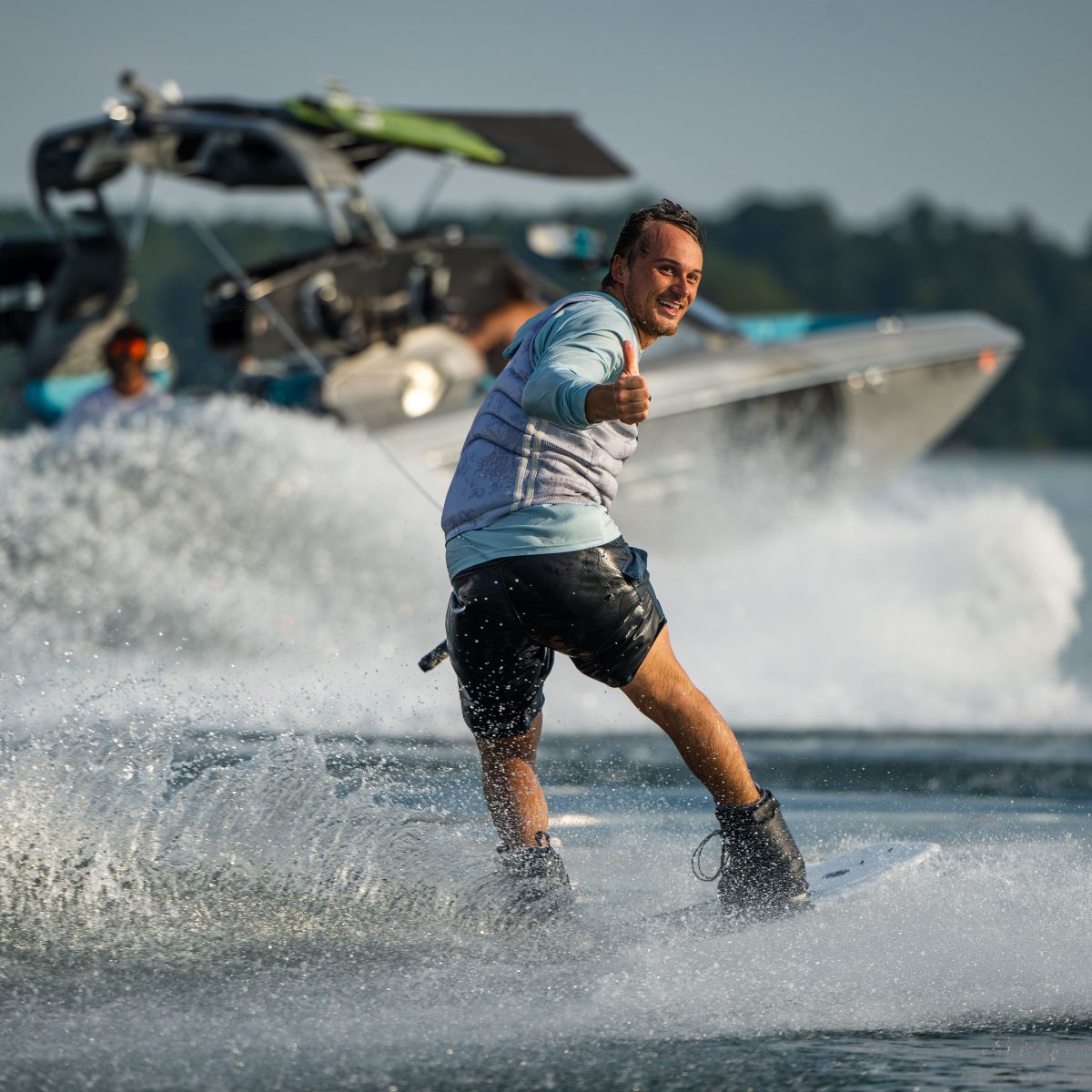 Hyperlite Motive Wakeboard 2025