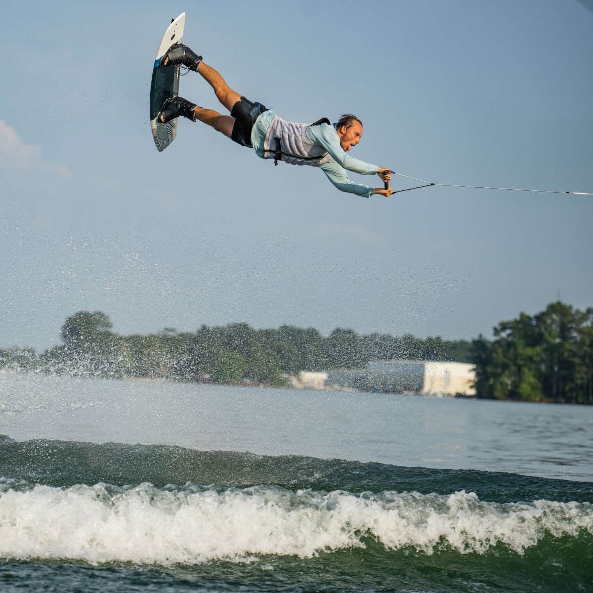 Hyperlite Motive Wakeboard 2025