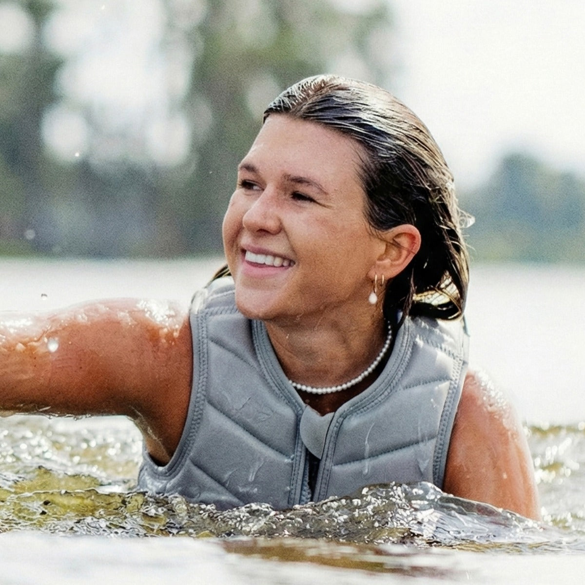 Follow Memphis Ladies Comp Wake Vest in Ice