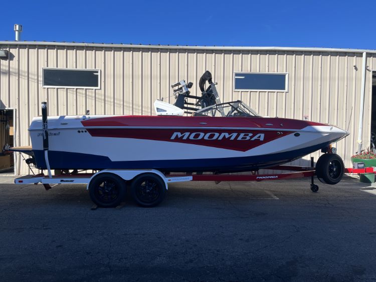 Moomba Pro Edge Tower Bimini folded