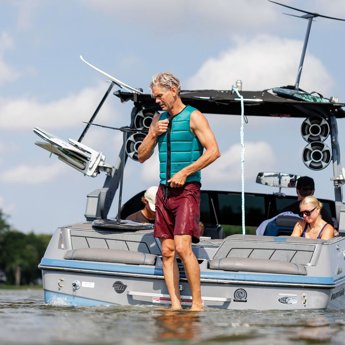 Follow P1 Traction Men's Comp Wake Vest in Emerald